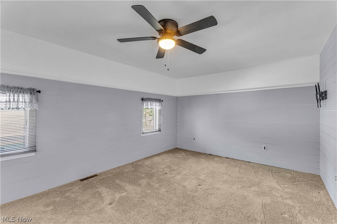 2140 Gardenland Avenue Niles OH 44446