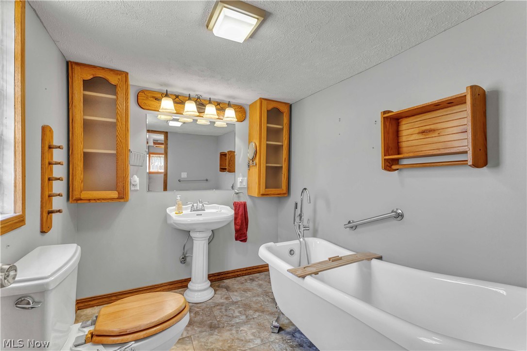 2140 Gardenland Avenue Niles OH 44446