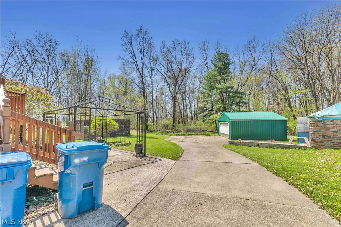 2140 Gardenland Avenue Niles OH 44446