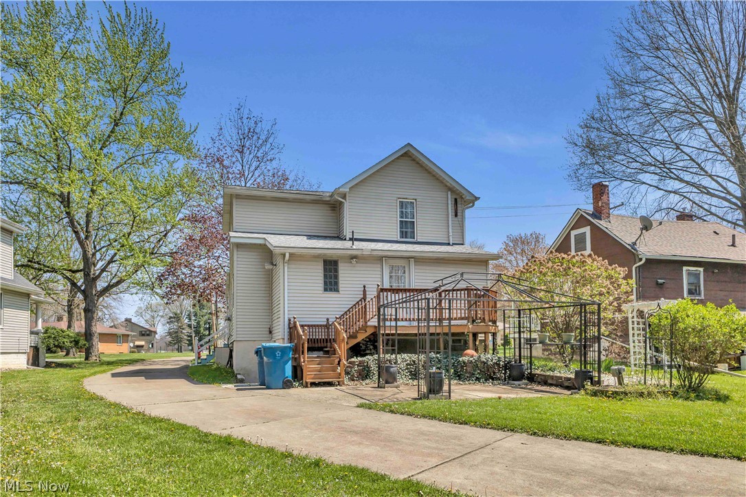 2140 Gardenland Avenue Niles OH 44446