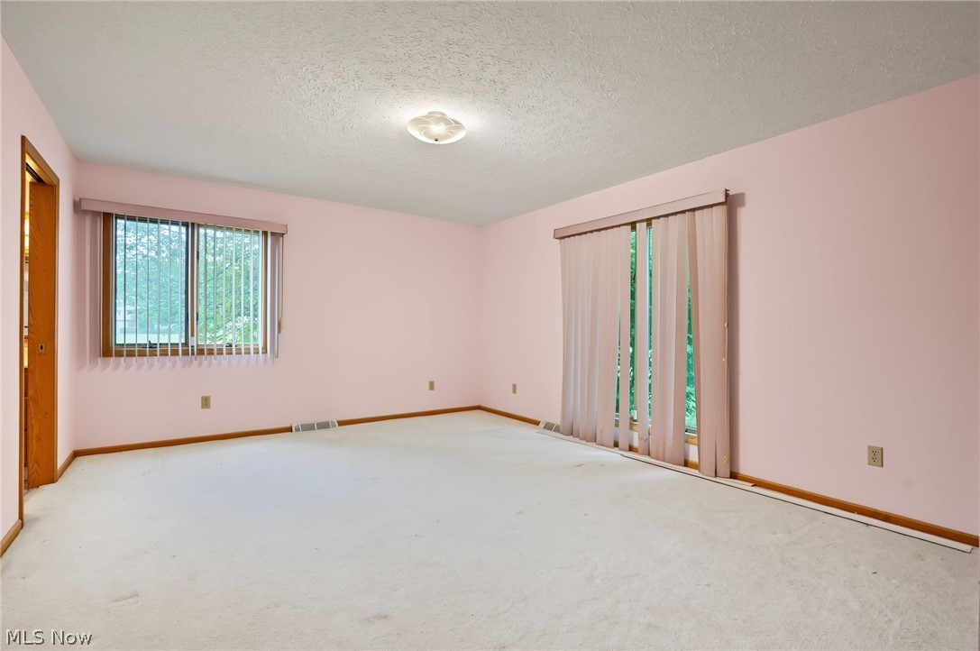 101 Golf Drive Cortland OH 44410