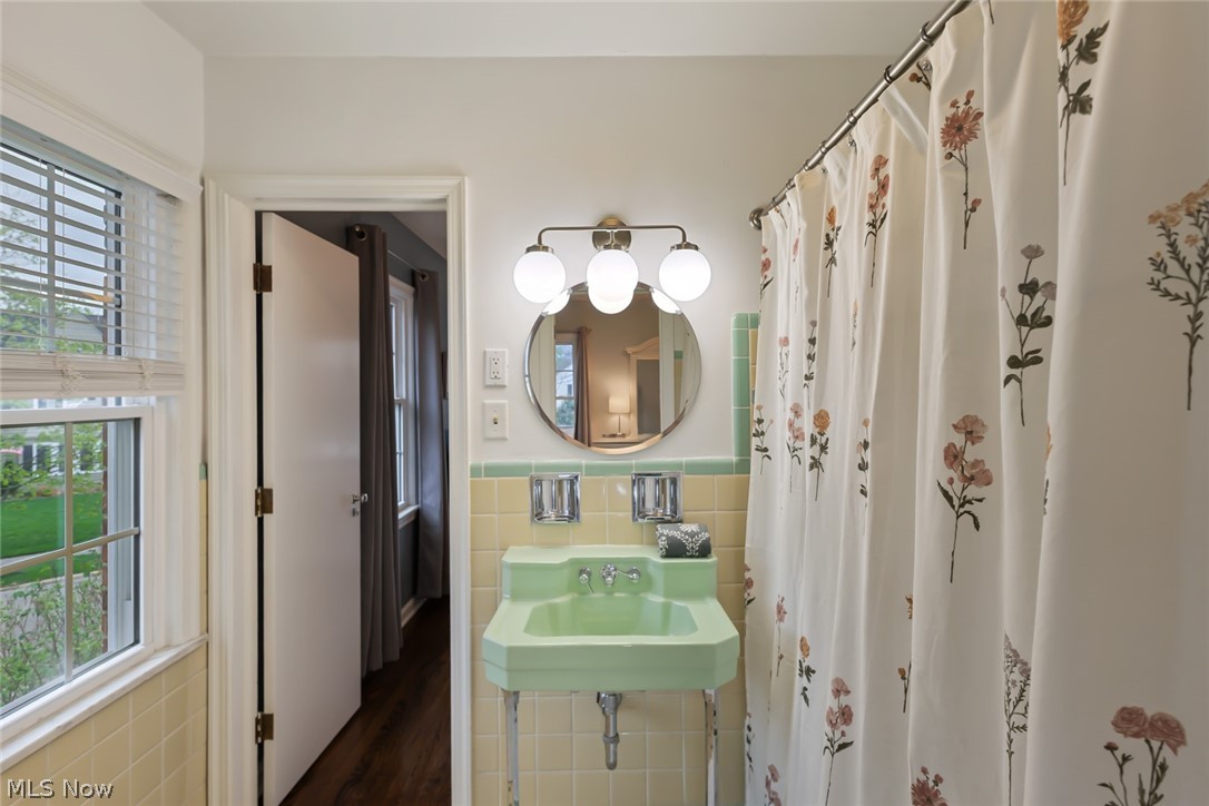 3555 Sutherland Road Shaker Heights OH 44122