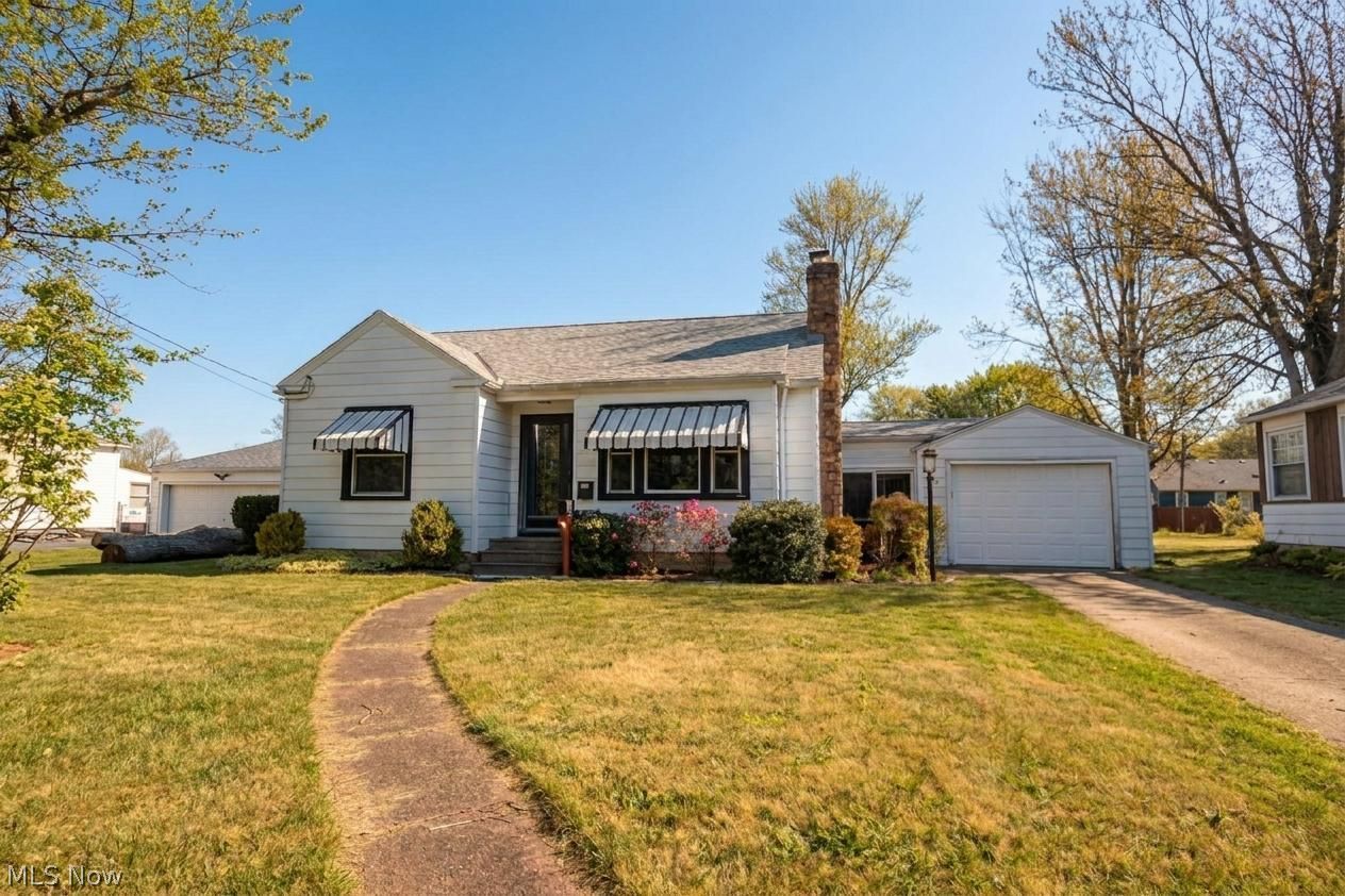 229 Courtland Street Elyria OH 44035