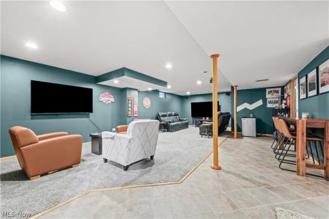 2008 Springfield Lake Boulevard Akron OH 44312