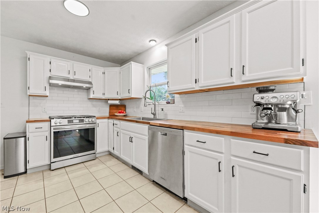 2008 Springfield Lake Boulevard Akron OH 44312