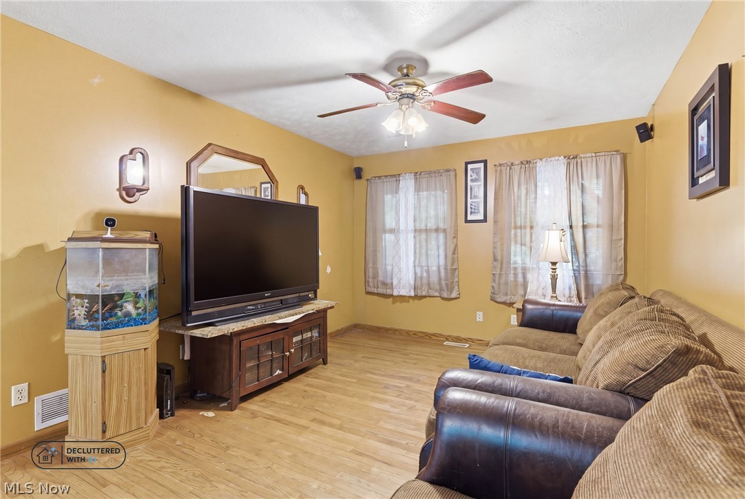 5738 Dewey Road Madison OH 44057