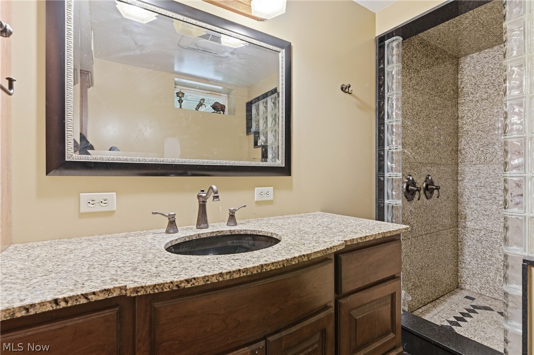 5738 Dewey Road Madison OH 44057