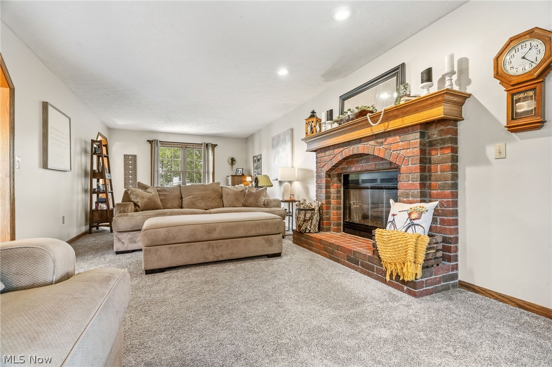 105 Rodeo Circle Louisville OH 44641