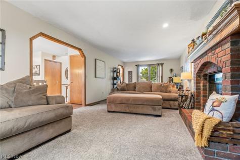 105 Rodeo Circle Louisville OH 44641