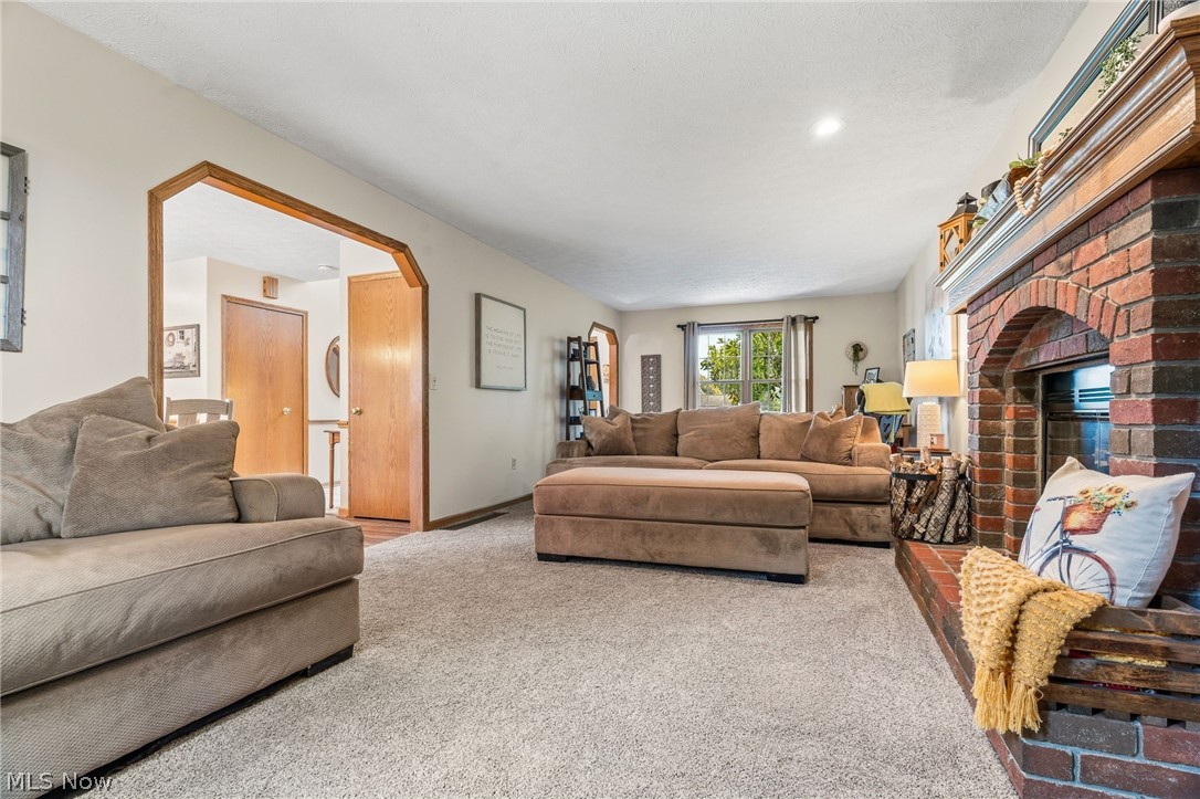 105 Rodeo Circle Louisville OH 44641