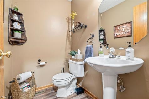 105 Rodeo Circle Louisville OH 44641