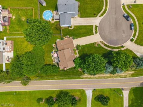 105 Rodeo Circle Louisville OH 44641