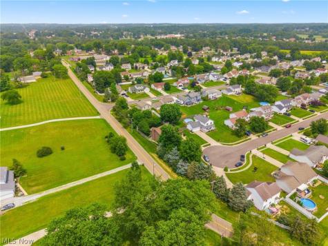 105 Rodeo Circle Louisville OH 44641