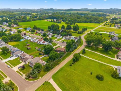 105 Rodeo Circle Louisville OH 44641