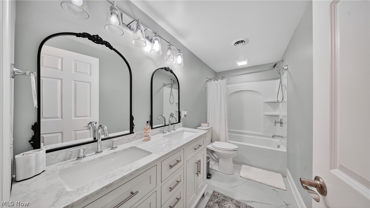 25 Hopewell Trail Chagrin Falls OH 44022