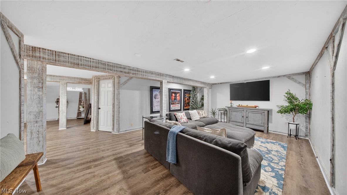 25 Hopewell Trail Chagrin Falls OH 44022