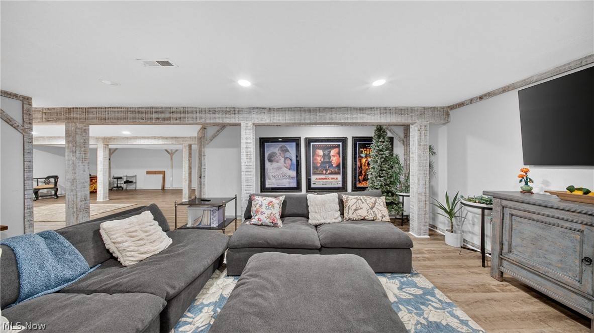 25 Hopewell Trail Chagrin Falls OH 44022
