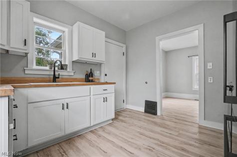 1010 Sawyer Avenue Akron OH 44310