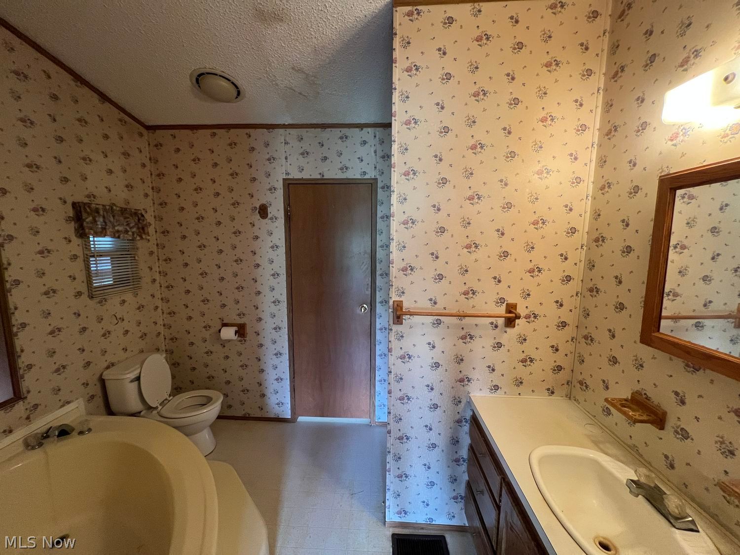 15180 W Akron Canfield Road Berlin Center OH 44401