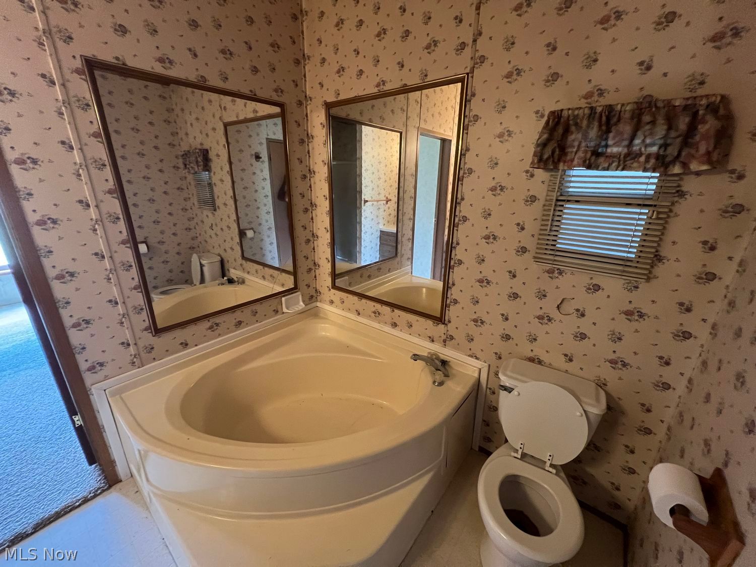 15180 W Akron Canfield Road Berlin Center OH 44401