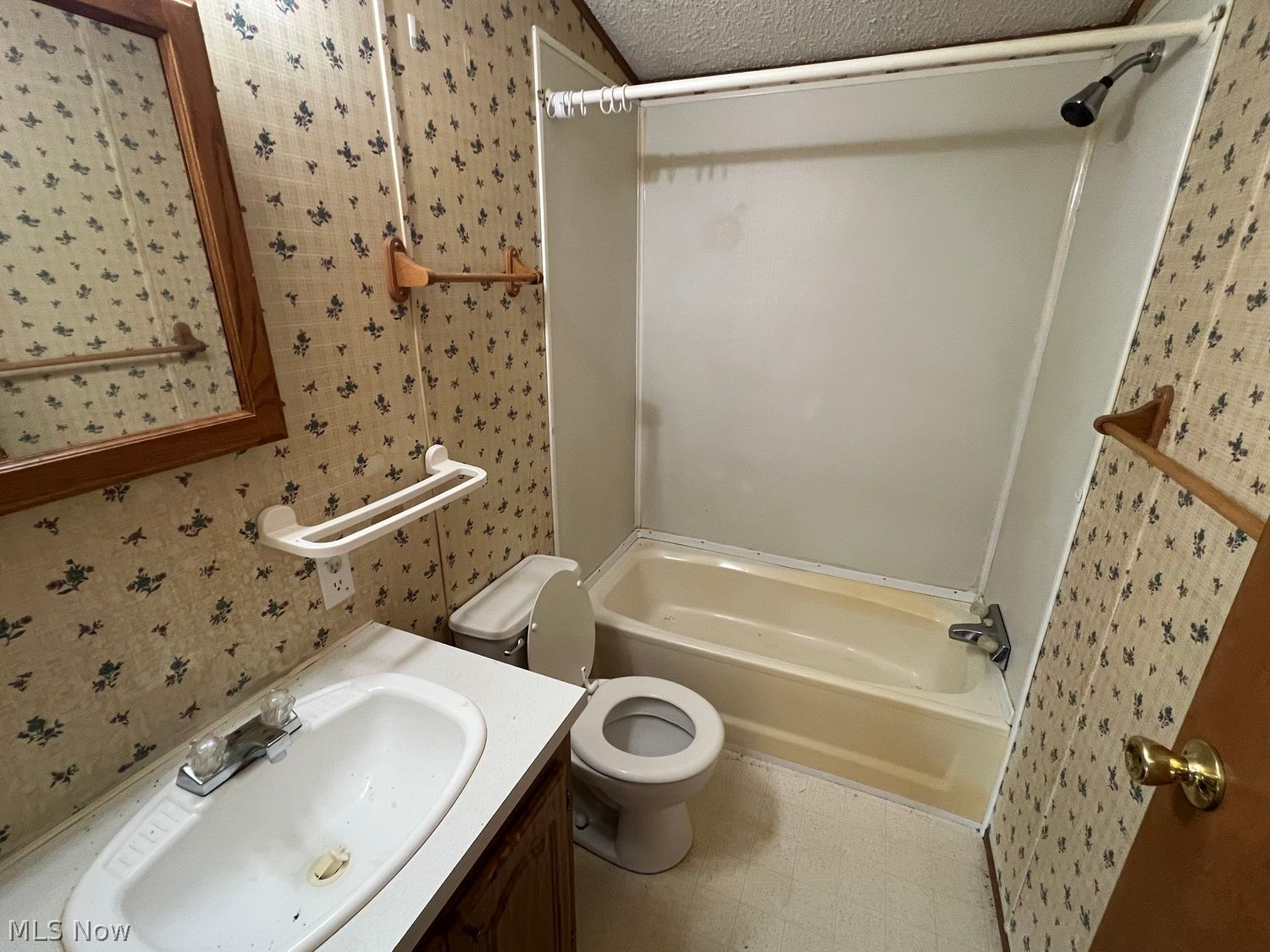 15180 W Akron Canfield Road Berlin Center OH 44401