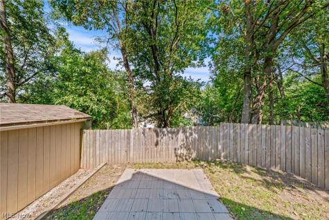 33 Brighton Drive Akron OH 44301