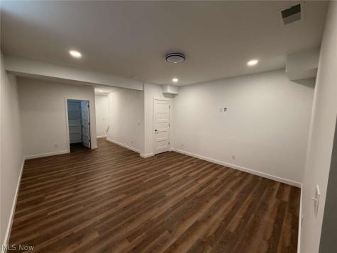 1872 W 57th Street Cleveland OH 44102