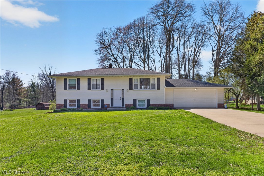 2058 Scenic Way Akron OH 44312