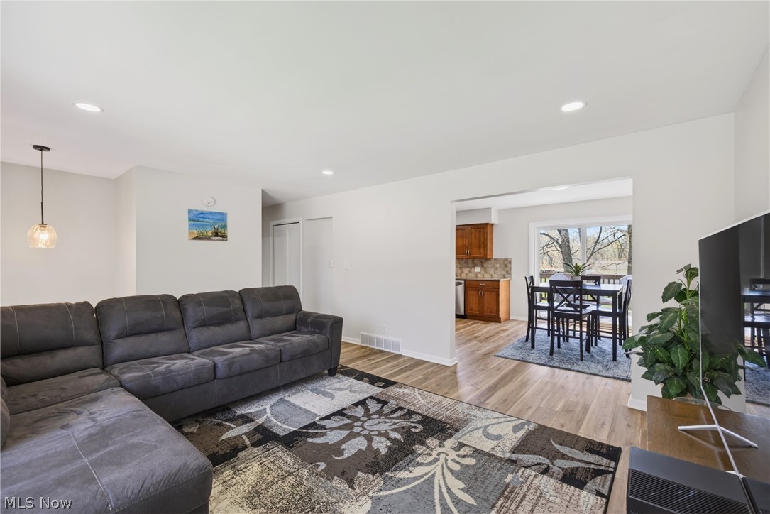2058 Scenic Way Akron OH 44312