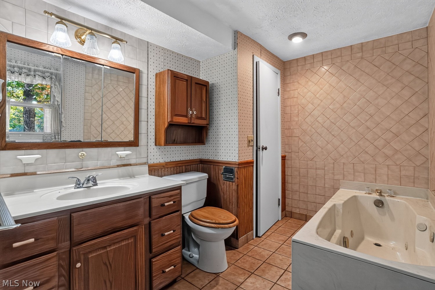 10801 Tibbetts Road Kirtland OH 44094