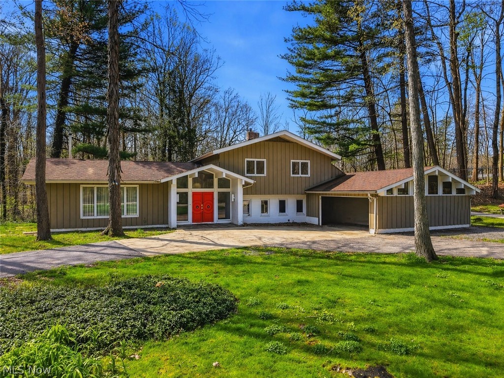 6055 Deepwood Drive Chagrin Falls OH 44022