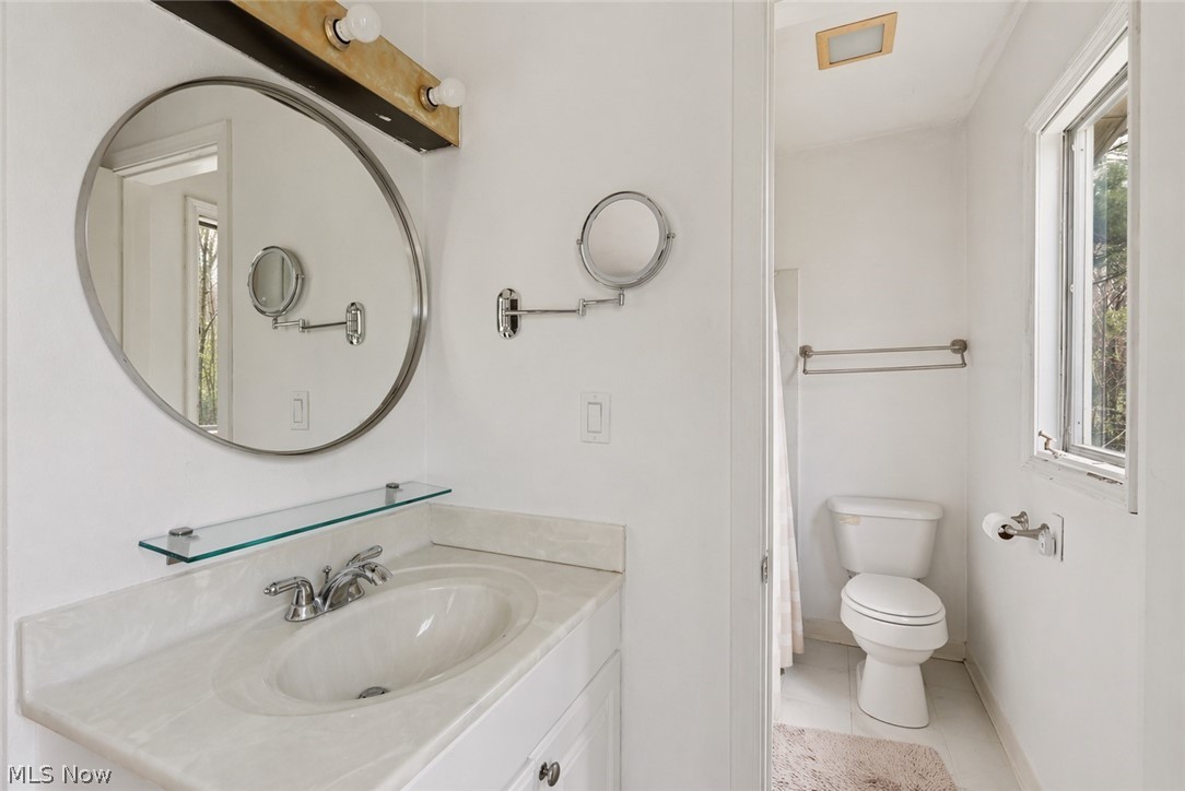 6055 Deepwood Drive Chagrin Falls OH 44022
