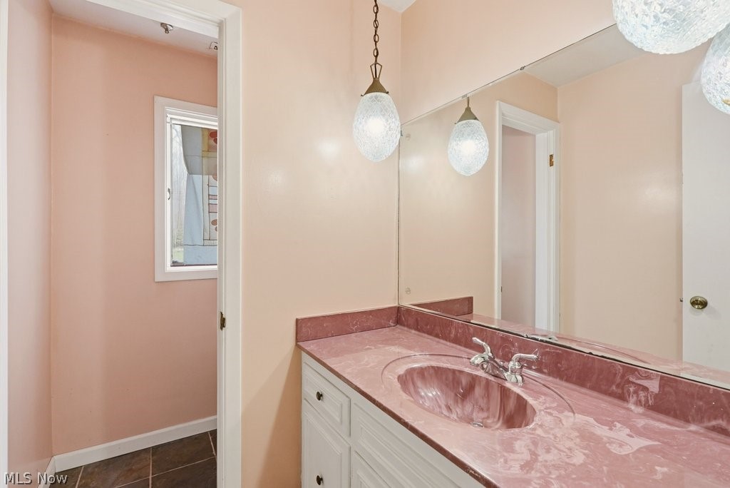 6055 Deepwood Drive Chagrin Falls OH 44022