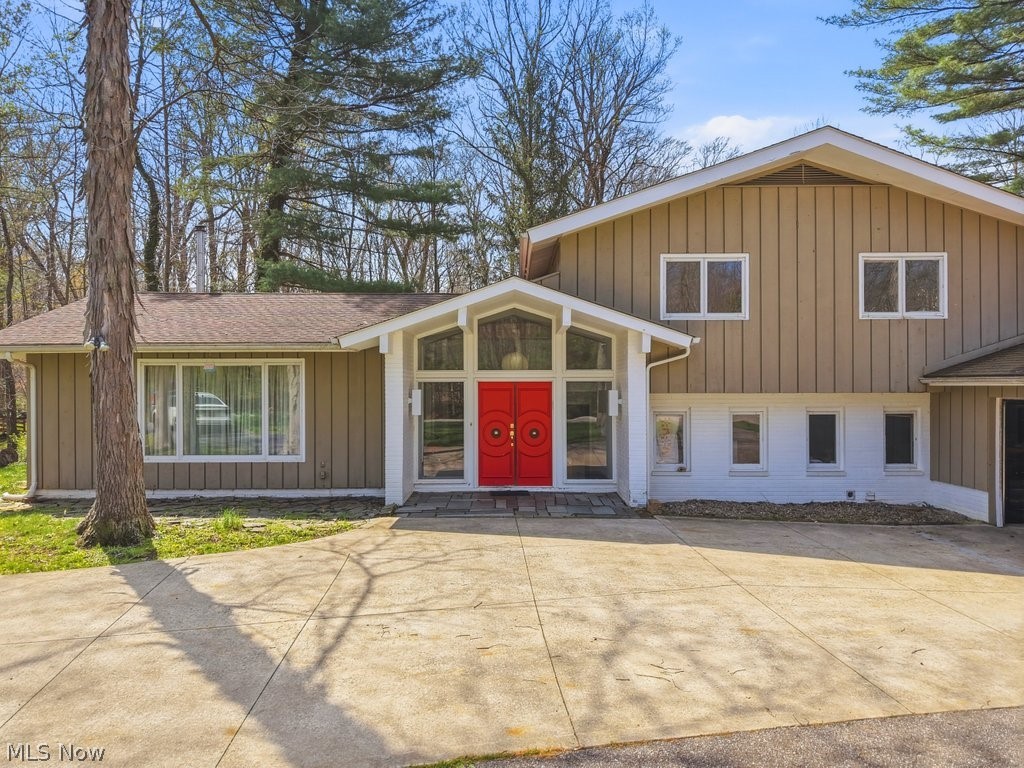 6055 Deepwood Drive Chagrin Falls OH 44022