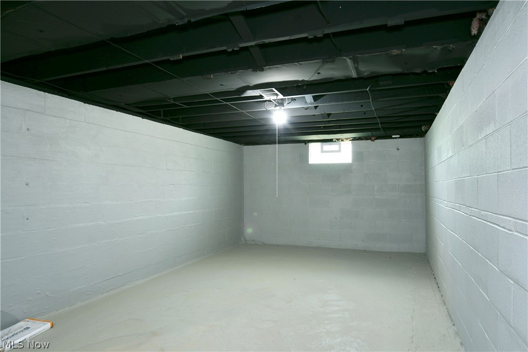 3384 Lakeside Drive Mineral Ridge OH 44440