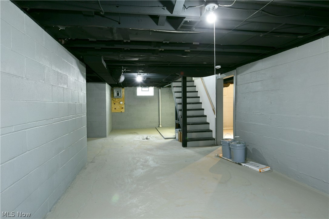 3384 Lakeside Drive Mineral Ridge OH 44440