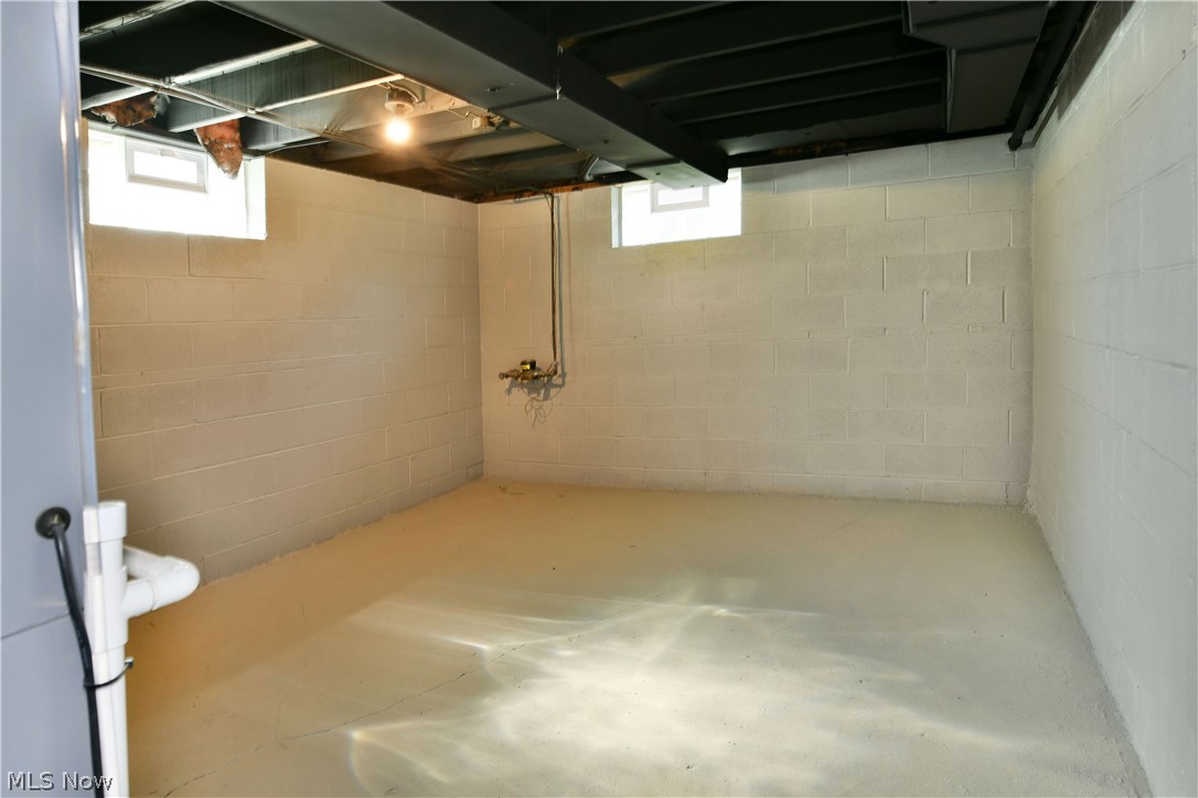 3384 Lakeside Drive Mineral Ridge OH 44440
