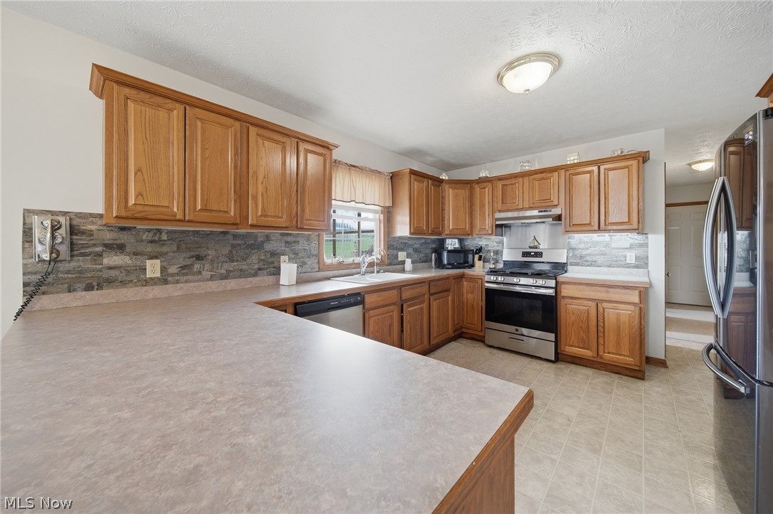 14716 Lawmont Street North Lawrence OH 44666