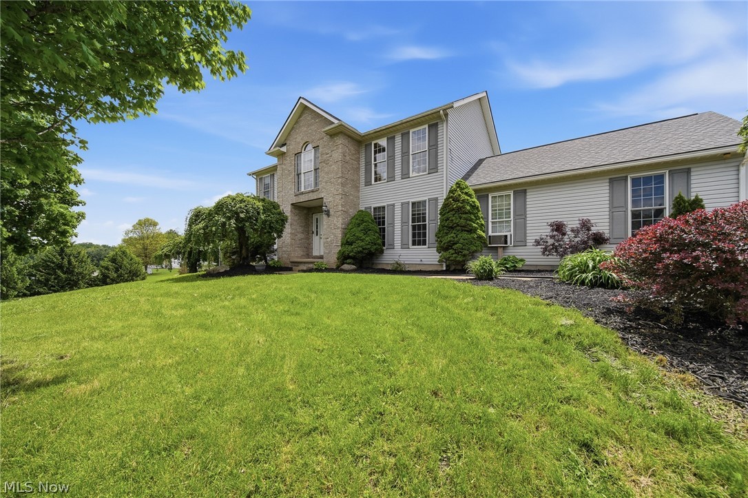 14716 Lawmont Street North Lawrence OH 44666