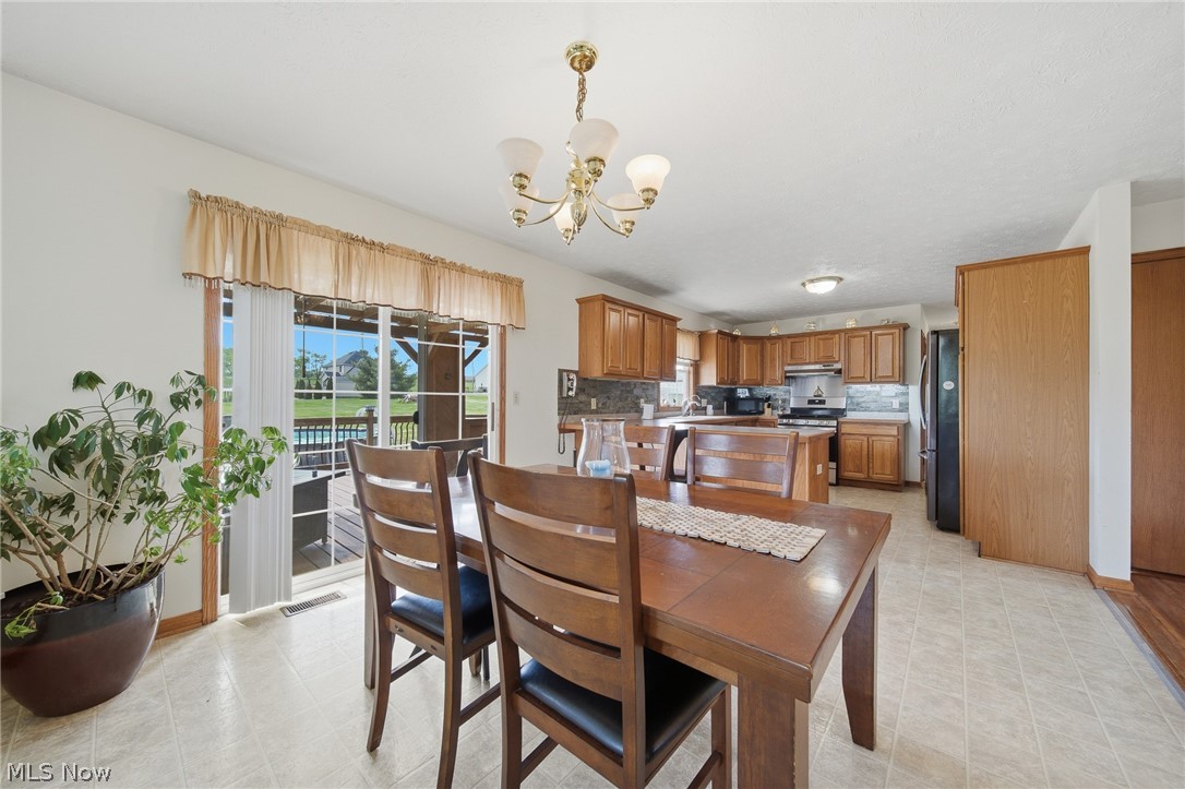 14716 Lawmont Street North Lawrence OH 44666
