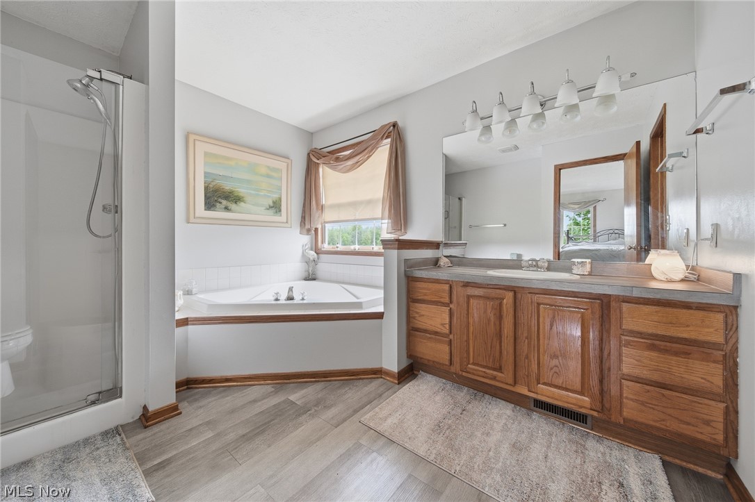 14716 Lawmont Street North Lawrence OH 44666