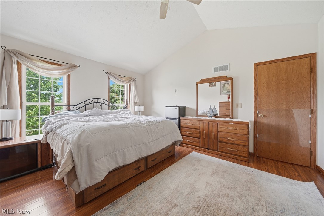 14716 Lawmont Street North Lawrence OH 44666