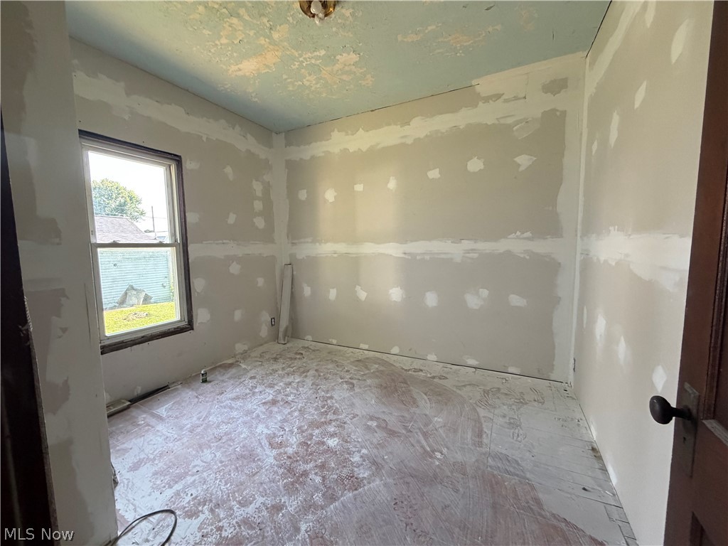 422 Mckinley Avenue Newcomerstown OH 43832