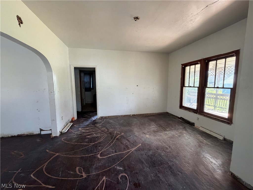 422 Mckinley Avenue Newcomerstown OH 43832