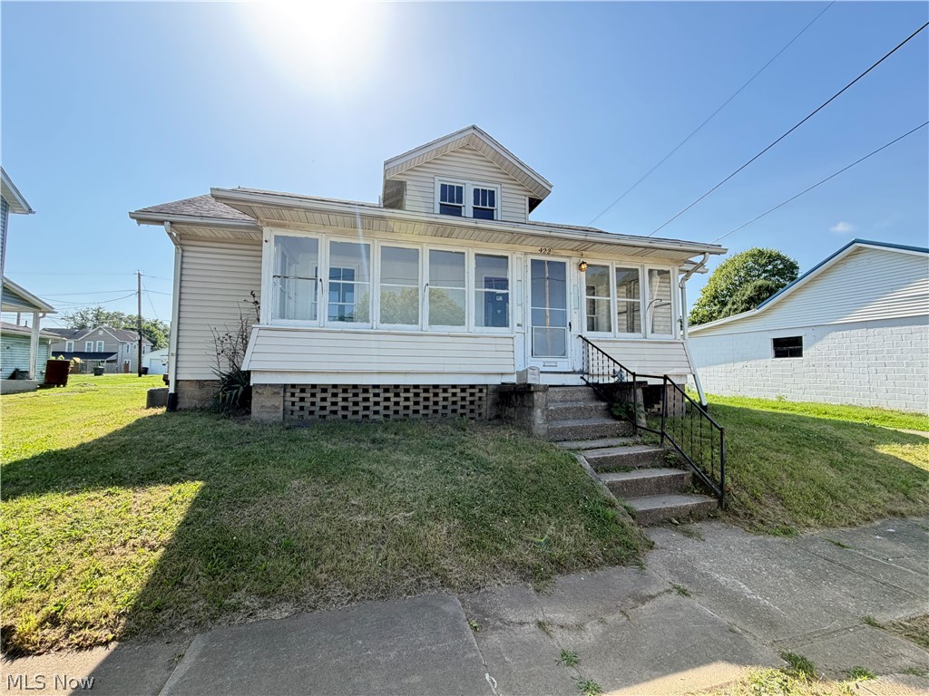 422 Mckinley Avenue Newcomerstown OH 43832