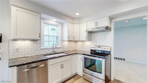 5297 Marian Drive Lyndhurst OH 44124