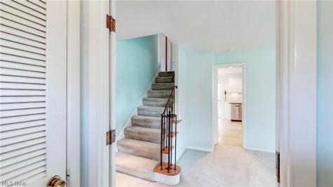 5297 Marian Drive Lyndhurst OH 44124