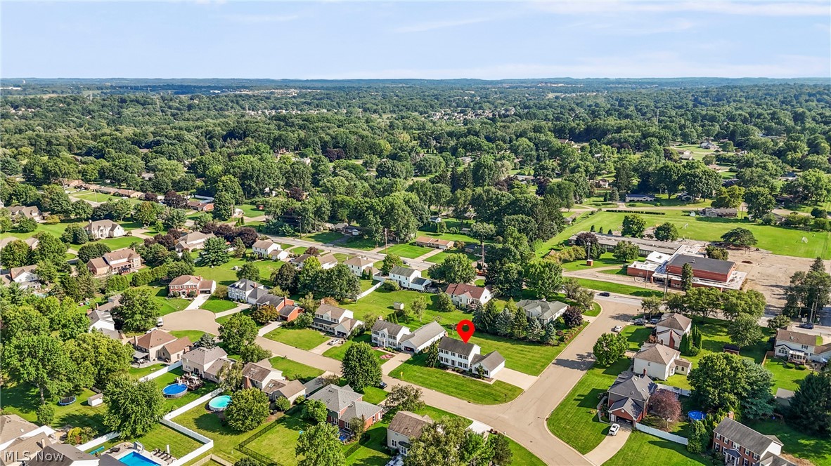 906 Southmoor Circle NE Canton OH 44721