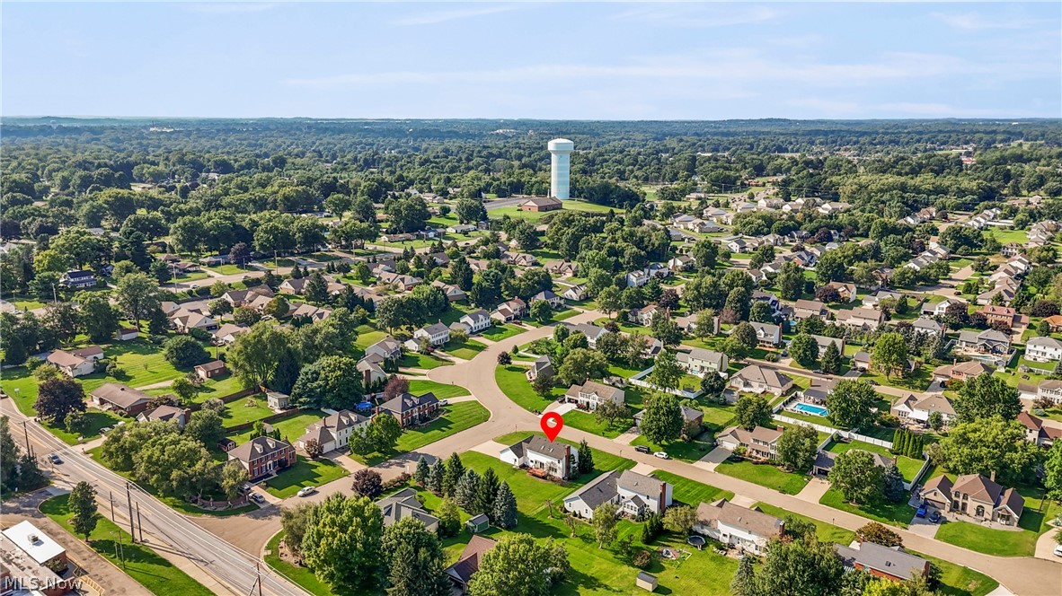 906 Southmoor Circle NE Canton OH 44721