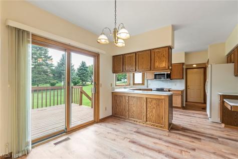 906 Southmoor Circle NE Canton OH 44721